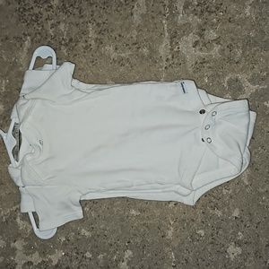3 Short Sleeve Gerber White Onesies 3-6 months
